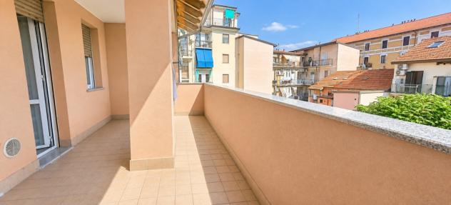 Via Levi, appartamento posto su due livelli in una palazzina bifamiliare con giardino privato. L'immobile si sviluppa su 2 livelli con doppio ingress - Foto 16