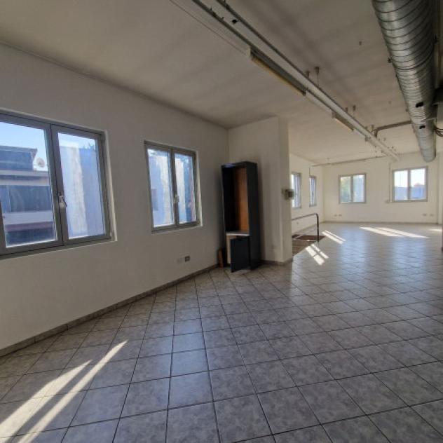 Immobile di 110 m² con 2 locali in affitto a Rho - Foto 12