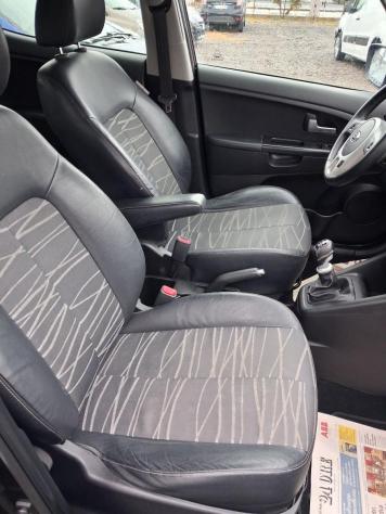 KIA - Venga - 1.6 CRDi VGT TX - Foto 7