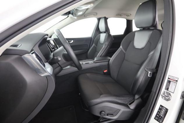 VOLVO XC60 XC60 B4 (d) automatico Momentum Pro rif. 23898903 - Foto 2