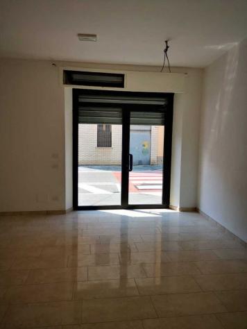 1 Vetrina in affitto a Saronno