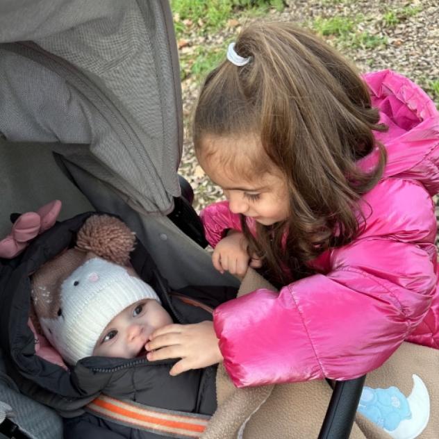 Elena cerca una babysitter - lavoro da babysitter a Firenze