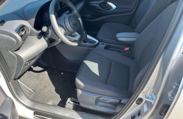 Toyota Yaris Cross KM 0 RATA MENSILE 281,00 EURO CON LA MAXI RATA 1.5H (116 CV) E-CVT Active Eco - Foto 5
