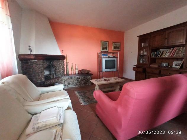 APPARTAMENTO INDIPENDENTE di 5 vani e di 90 mq (MASSAROSA) rif. 136 - Foto 7