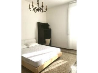 stanza singola in appartamento per studenti, zona careggi.