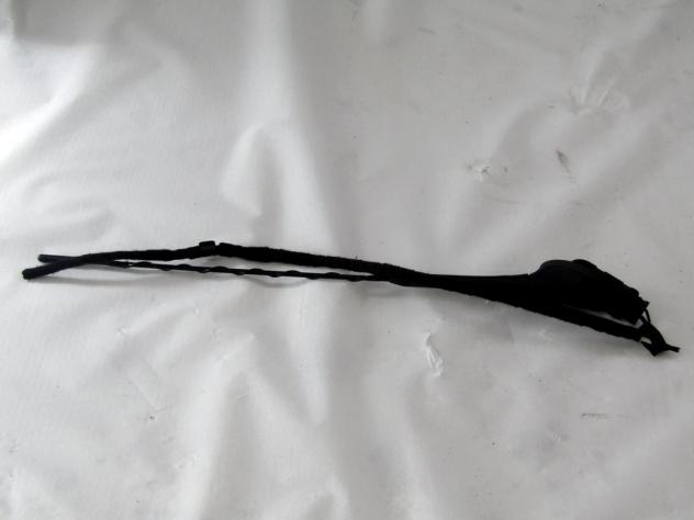 1738453 ANTENNA AUTORADIO FORD FIESTA 1.2 B 44KW 5M 5P (2015) RICAMBIO USATO 1737828