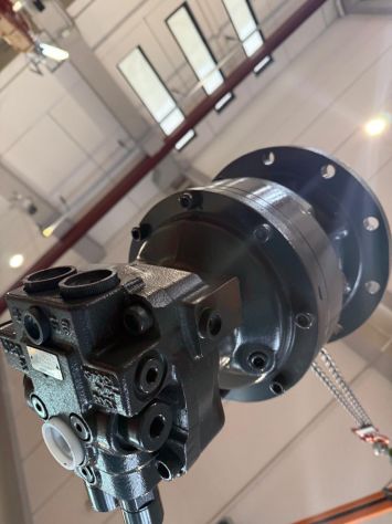 Motoriduttore per miniescavatore Case CX30 - Foto 7