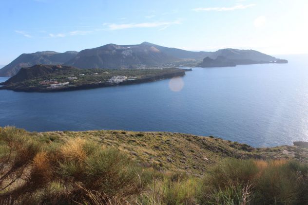 Lipari, Isole Eolie,rif. 946- vendesi mq 48.888 terreno agricolo e rudere