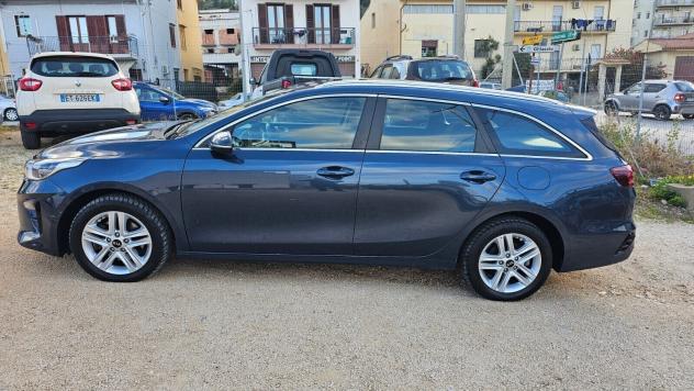 KIA CEED SW 1.6 CRDI 115 CV 2019 ECO BUSINESS CLASS DCT SW (AUTOCARRO) BLUE MET 8.900,00 - Foto 8