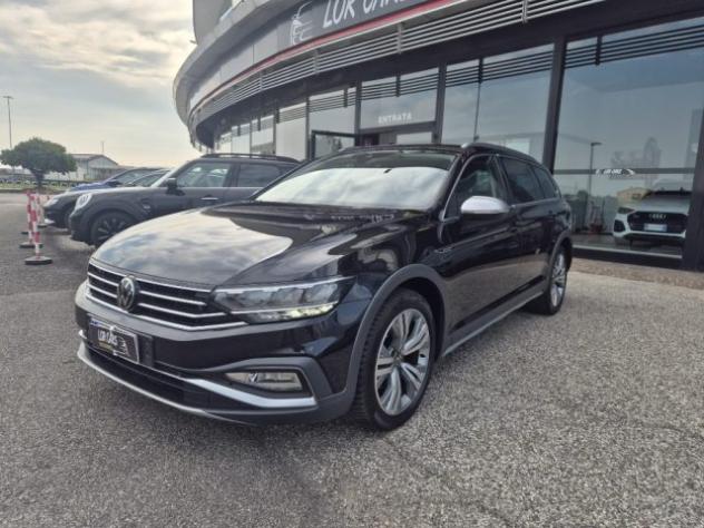 VOLKSWAGEN Passat Variant 2.0 TDI SCR 200 CV 4MOTION DSG Executive rif. 24195021