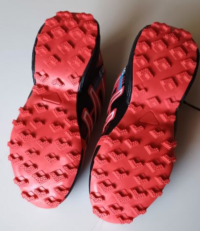 Scarpe da Trekking in tessuto rosso/nero. - Foto 3