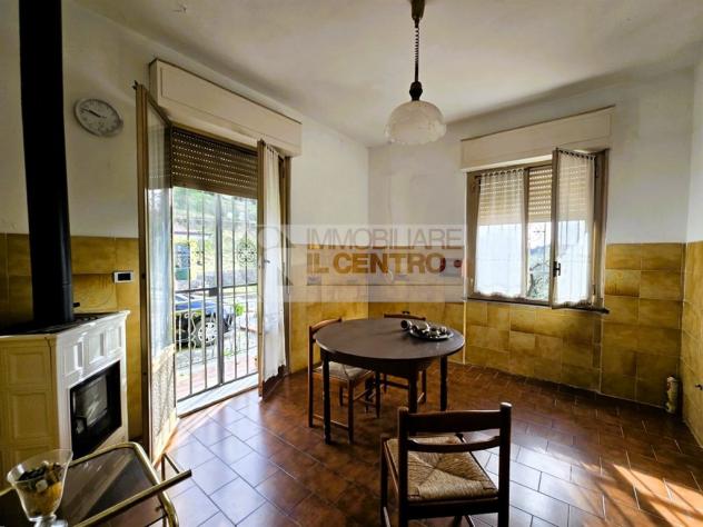 PORZIONE DI BIFAMILIARE CON GARAGE E TERRENO - Foto 19