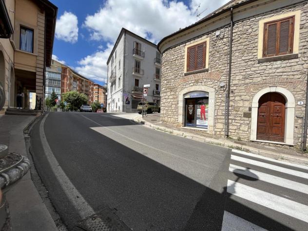 1 Vetrina in affitto a Potenza