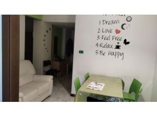Camera singola per ragazza con letto matrimoniale Tuscolana Lucio Sestio