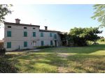 Vendita Colonica da 502 mq  con giardino