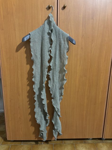 SCIARPA COME NUOVA,VINTAGE,DA DONNA,IN LANA,GRIGIO CHIARO,INTROVABILE UGUALE