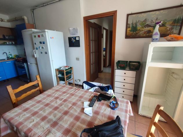 Viareggio, prima periferia, vendesi appartamento al 2 ed ultimo piano senza ascensore cosi composto: ingresso in sala con angolo cottura, piccolo terr - Foto 6