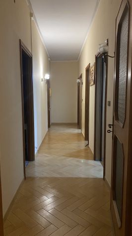 Offro affitto di 5 stanze singole a Mercato San Severino Centro - Foto 2
