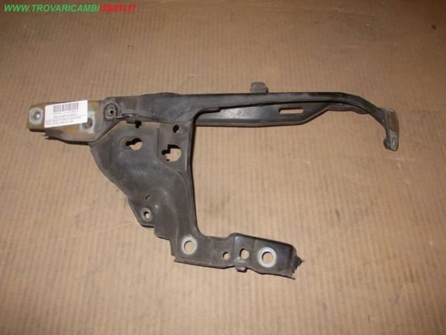 SEDE PROIETTORE S. NERO MET. OPEL ASTRA (A04) 5p / SW Carrozzeria Lamierati interni Parete frontale Travers OPEL - ASTRA H - 01-02-2004 - 01-10-20