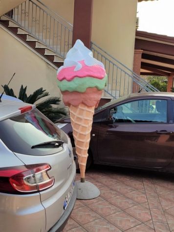 Insegna pubblicitaria per glateria: Cono gelato in vetroresina - Foto 3