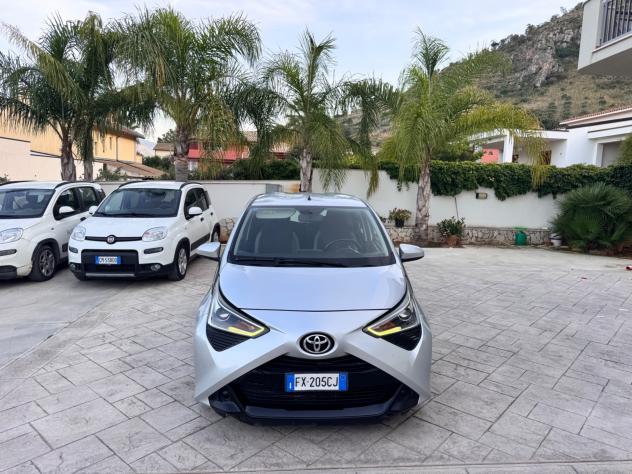 Toyota Aygo 1.0 VVT-i 69 CV 5 porte x-business MMT - Foto 3