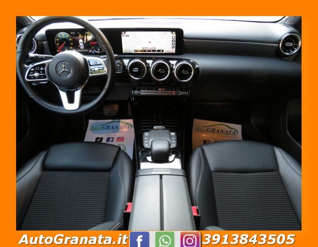 Mercedes A 180 d Automatic SPORT CERCHI 18+NAVI+RETROC. - Foto 3