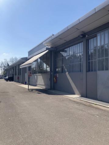 Capannone artigianale e commerciale con abitazione annessa - Foto 3