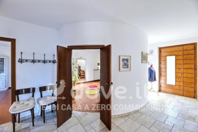 Villa di 355 m² con più di 5 locali e box auto in vendita a Biandronno - Foto 9