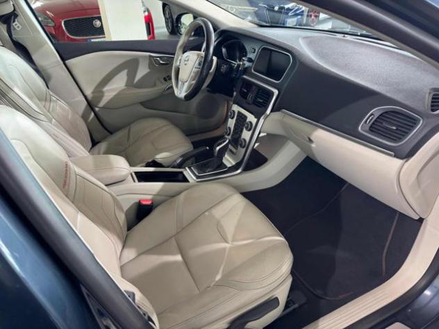 VOLVO V40 Cross Country D3 Geartronic Momentum rif. 23704094 - Foto 8