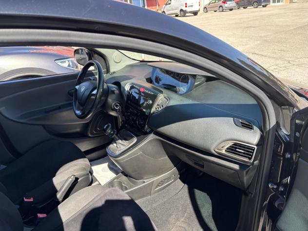 Lancia Ypsilon 1.2 69 CV 5 porte S&S Gold - Foto 7