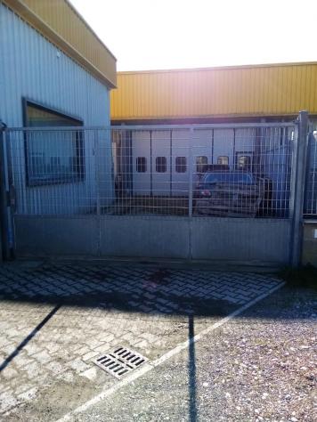 Stagno vendesi ampio capannone con piazzale suddiviso in 2 unità immobiliari - Foto 4
