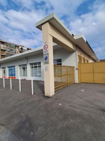 Immobile di 229 m² con 1 locale in affitto a Torino - Foto 2