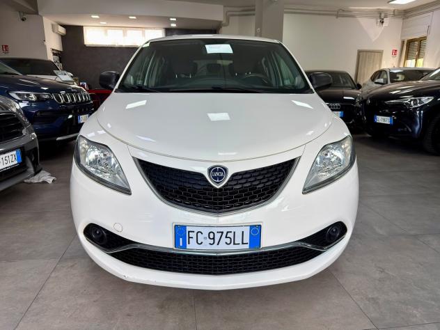 Lancia Ypsilon 1.2 69cv GPL Silver 2016 - Foto 2