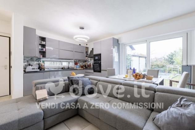 Villa di 180 m² con più di 5 locali in vendita a Caravate - Foto 4