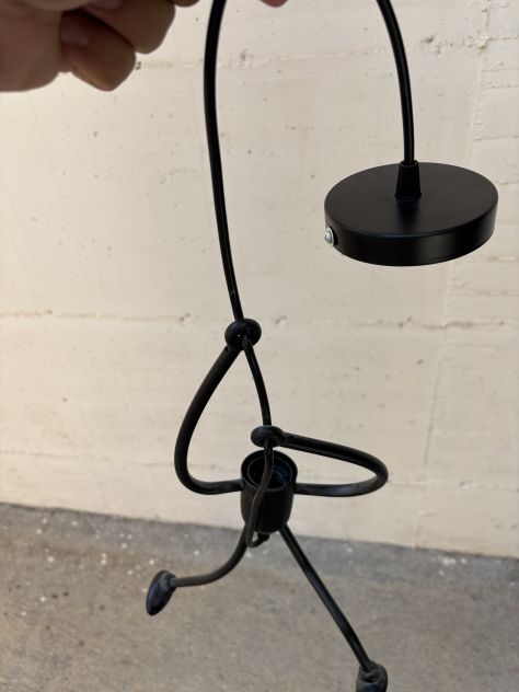 Lampada da soffitto creativa nera - omino che si arrampica