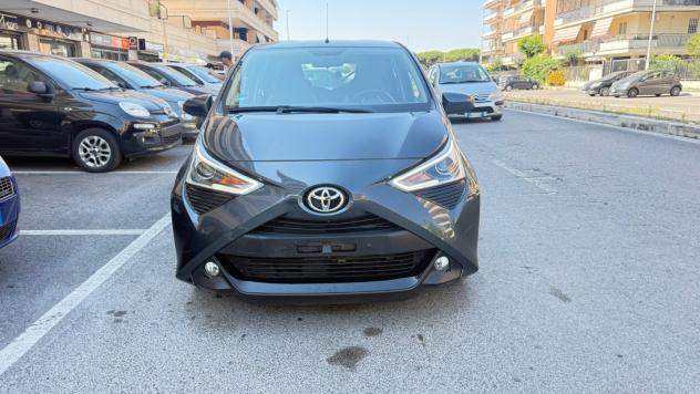 Toyota Aygo 1.0 VVT-i 72 CV 5 porte x-play LED NAVI CAR PLAY KAMER PDC BLUETOOTH CERCHI 16