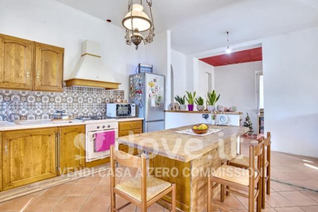 Villa di 240 m² con 4 locali e box auto doppio in vendita a Carnago - Foto 5