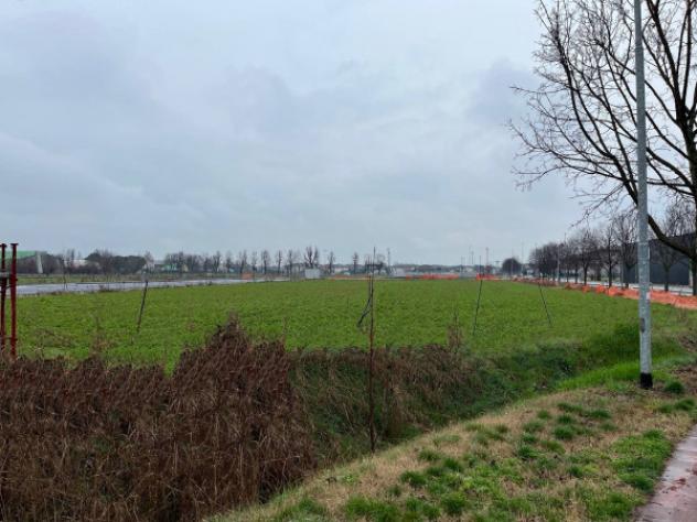 Terreno di 2800 m² in vendita a Ghedi