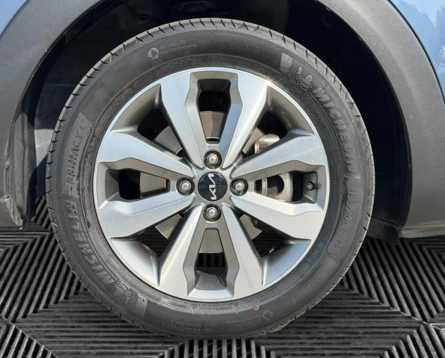 Kia Stonic Stonic 1.2 dpi Style s/Navi Pack GPL - GARANZIA 04/2030 - Foto 9