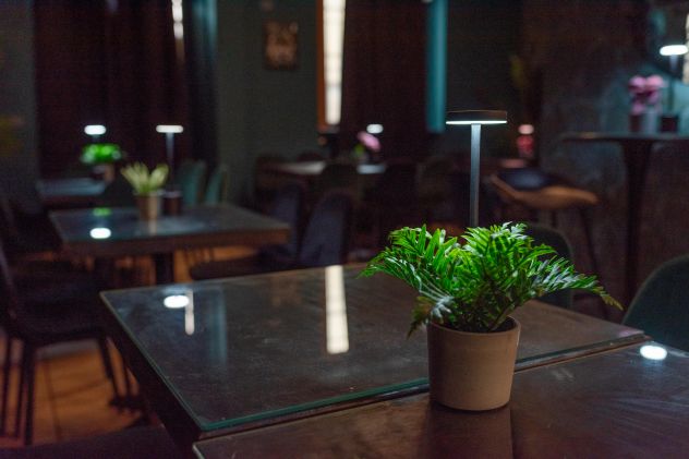 Wine bar & cocktail lounge ristrutturato – pronto all’uso con dehor - Foto 9