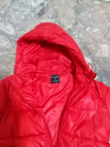 piumino bambina 12 anni rosso. In buone condizioni - Foto 2