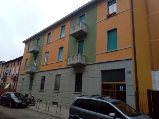 Monolocale con balcone v.degli Umiliati metro gialla s.Donato-Rogoredo