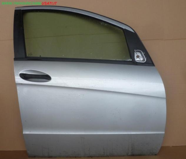 PORTA ANT.D. ARGENTO C/ALZ. E SERR.  Carrozzeria  Lamierati esterni  Porte  Porta ant. dx. MERCEDES - Classe A - 01-10-2004 - 01-08-2012