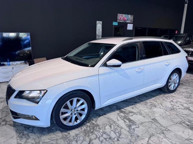 Skoda Superb 2.0 TDI 150 CV SCR DSG Wagon SportLine - Foto 2