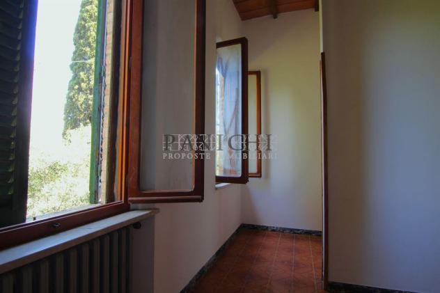 Porzione di casolare con ampio garage, resede e oliveto - Foto 13