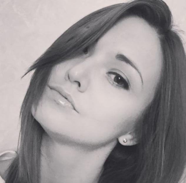 Donna di Latina. Fisico Normale Tel: