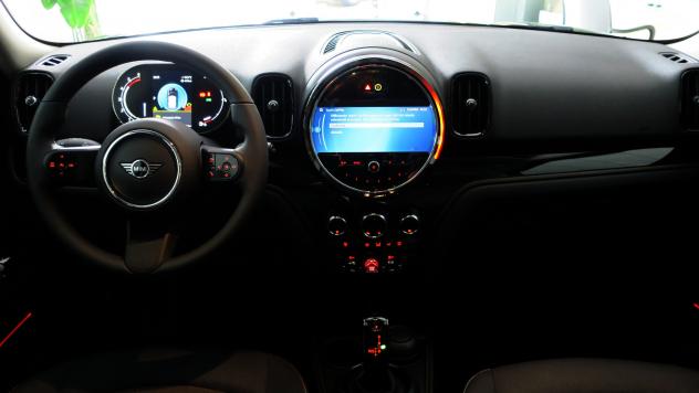Mini Cooper D Countryman 2.0 150CV AUTOMATICA CLASSIC ENIGMA BLACK - FULL LED CARPLAY FULL DISPLAY CLIMA BZ SENSOR CERCHI R18 - Foto 4