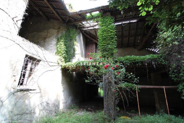 BESANA IN BRIANZA: IN VENDITA RUSTICO CON TERRENO EDIFICABILE DI MQ. 3.222 - Foto 8