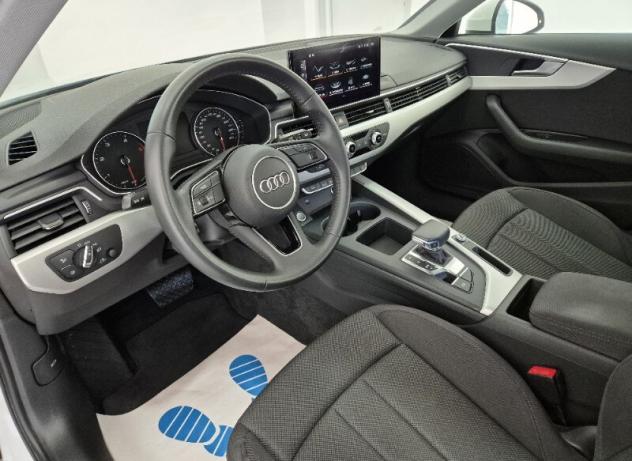 AUDI A4 5ª serie A4 Avant 30 TDI/136 CV S tronic - Foto 9