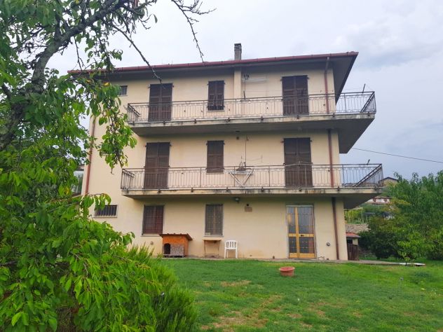 MI 1203- IN ESCLUSIVA- Villa trifamigliare ideale per famiglia numerosa e/o B&B